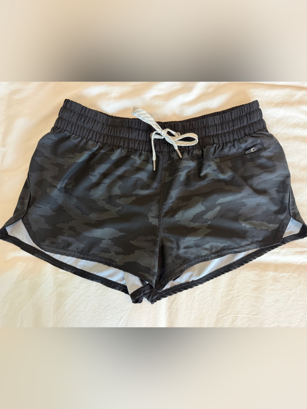 Vuori Women’s Camo Lined Running Shorts Black Gray Drawstring Athletic